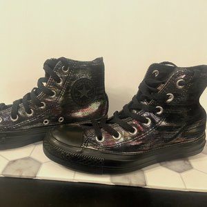 Chuck Taylor’s converse
